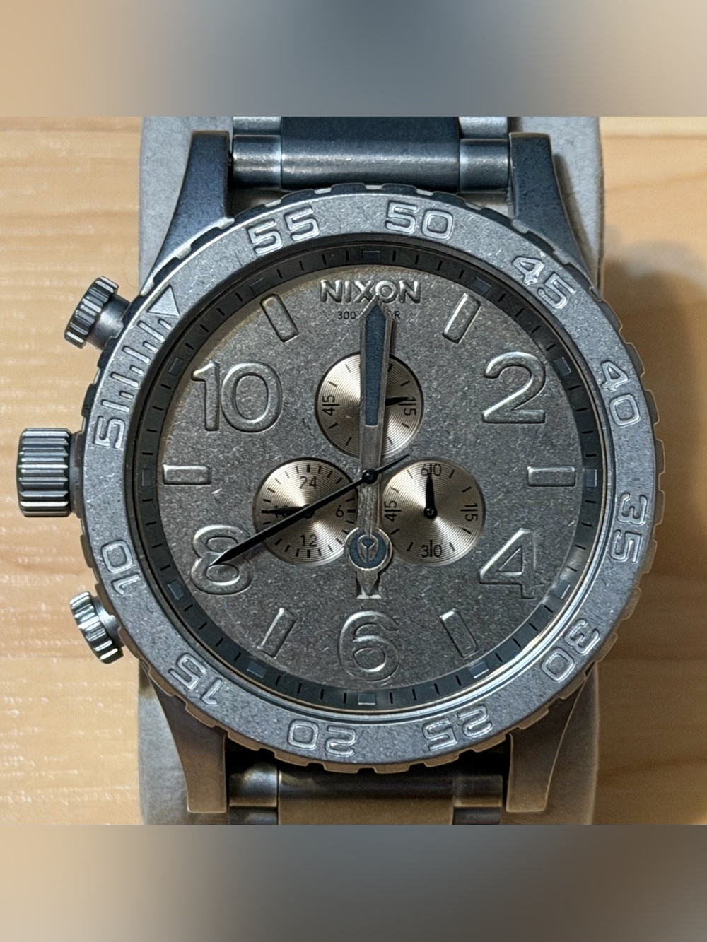 Nixon The 51-30 Chrono "Simplify" Distressed Silver Chronograph Men's Watch RUNS